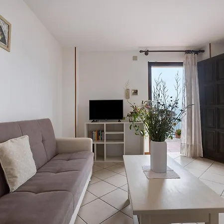 Stella Del Garda 2 Con Terrazza تينيالي